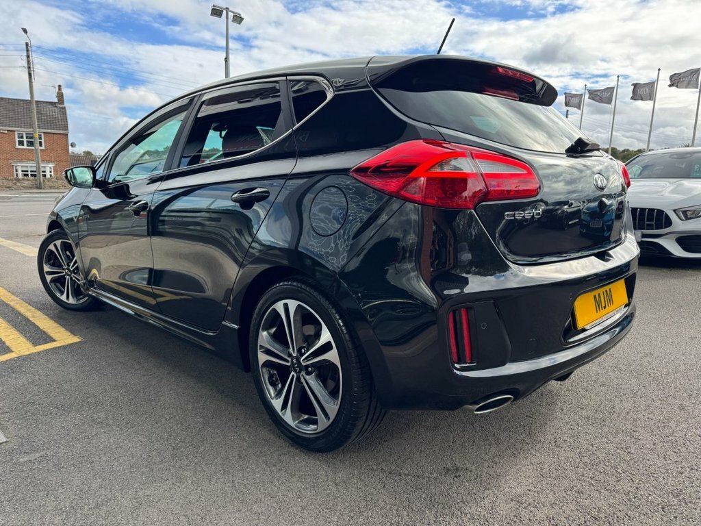 Kia Ceed Diesel Black #2
