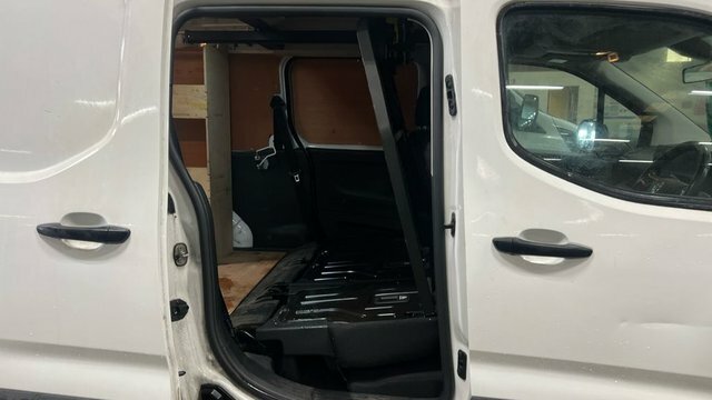 Vauxhall Combo 2022 1.5 Turbo D 2300 Dynamic Crew Van Double Cab White #3