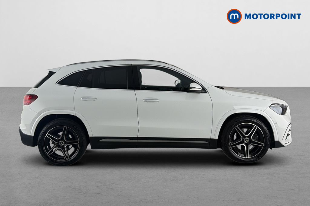 Mercedes-Benz GLA Class Gla 200 Amg Line Executive White #4