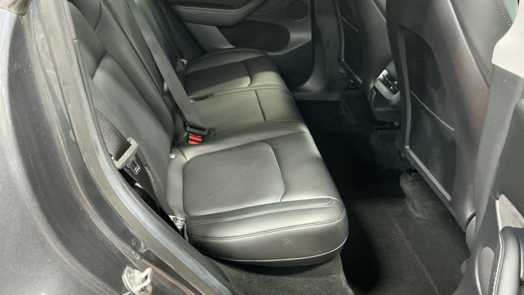 Tesla Model Y Long Range Awd Black #7
