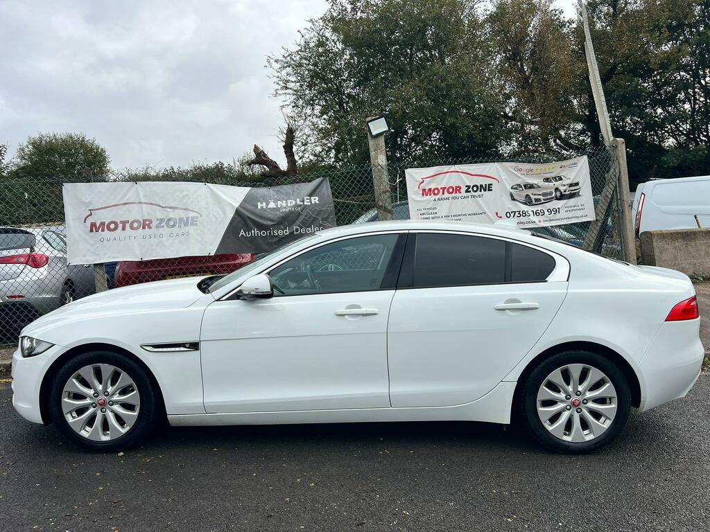 Jaguar XE Se White #5