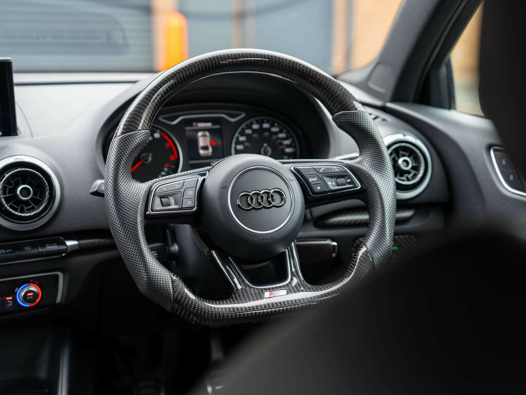 Audi A3 1.5 A3 Black Edition 35 Tfsi Black #4
