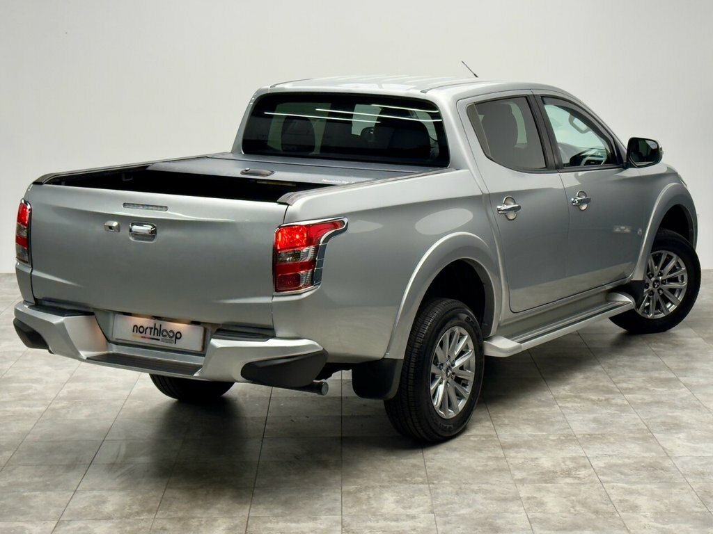 Mitsubishi L200 2.4L Dc Barbarian Silver #2