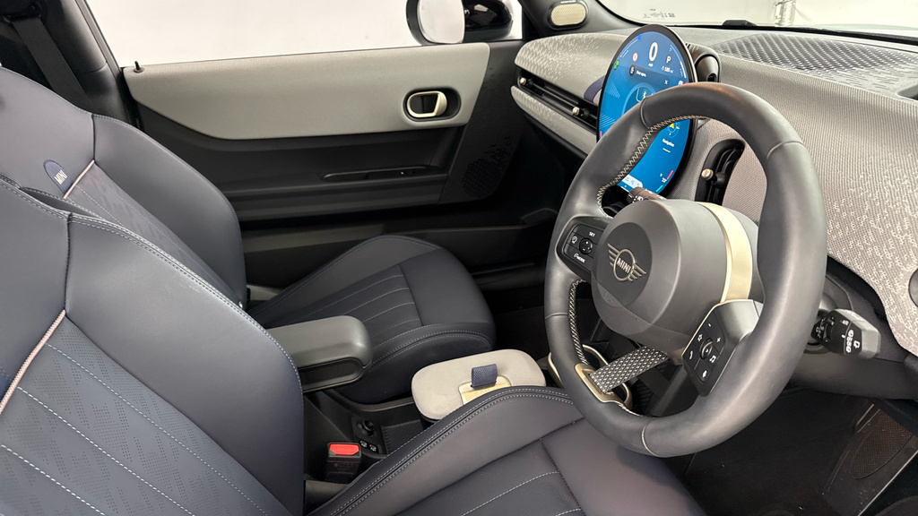 Mini Hatch Hatchback YG25WKW Green #6