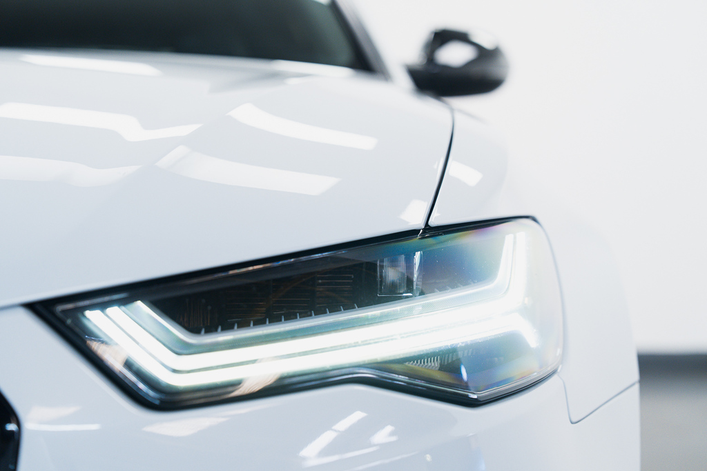 Audi RS6 Avant Petrol OY17GYA White #4