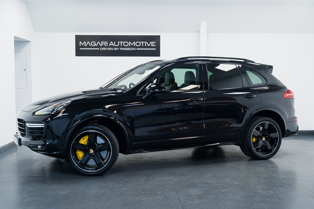 Porsche Cayenne Petrol Black #4