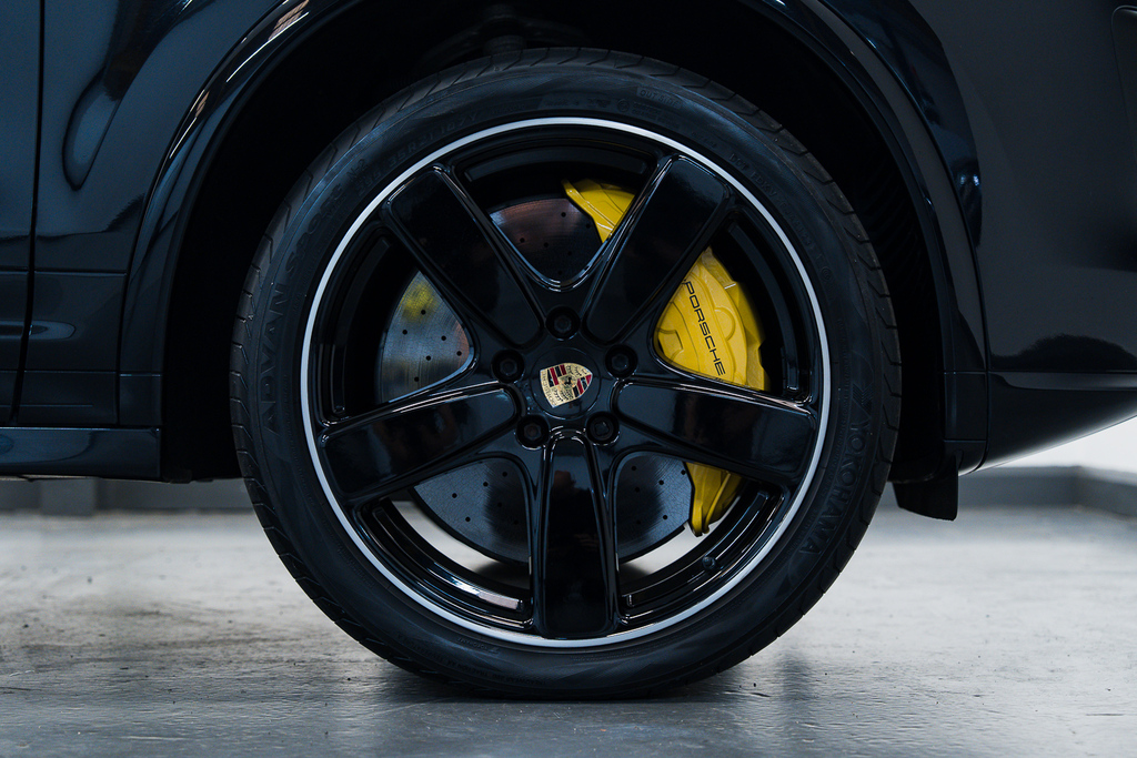 Porsche Cayenne Petrol Black #2