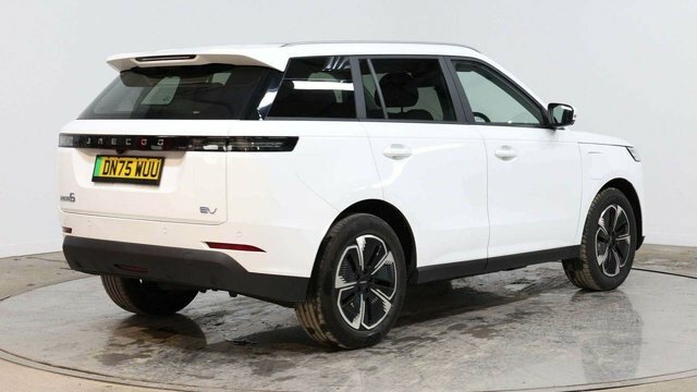 JAECOO 5 60.9Kwh Luxury Suv 207 Ps White #3