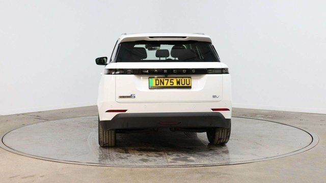 JAECOO 5 60.9Kwh Luxury Suv 207 Ps White #4