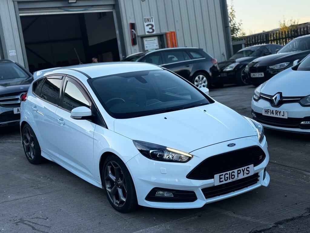 Ford Focus Hatchback #2