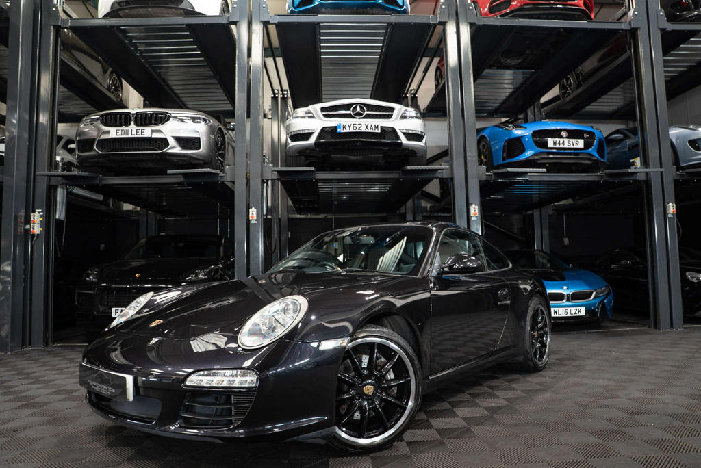 Porsche 911 Carrera 2 Black