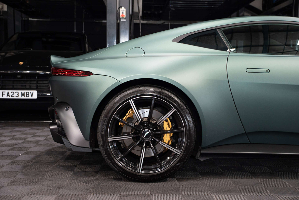 Aston Martin Vantage 4.0 V8 Euro 6 Silver #29
