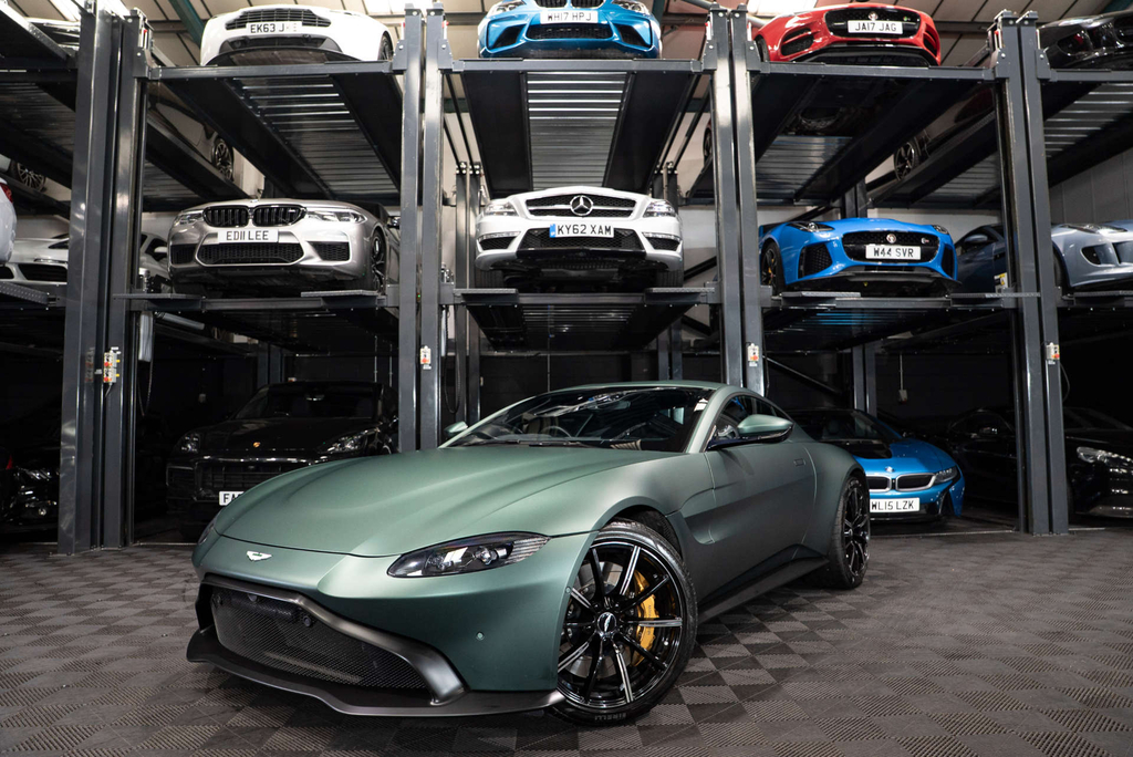 Aston Martin Vantage V8 Auto