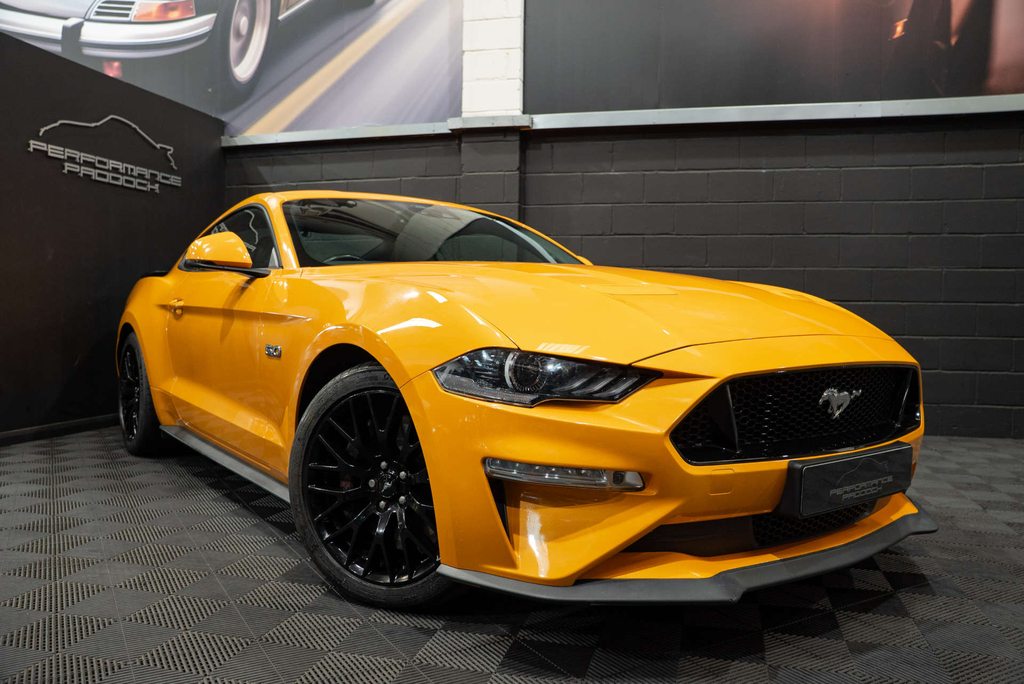 Ford Mustang Gt Auto Orange