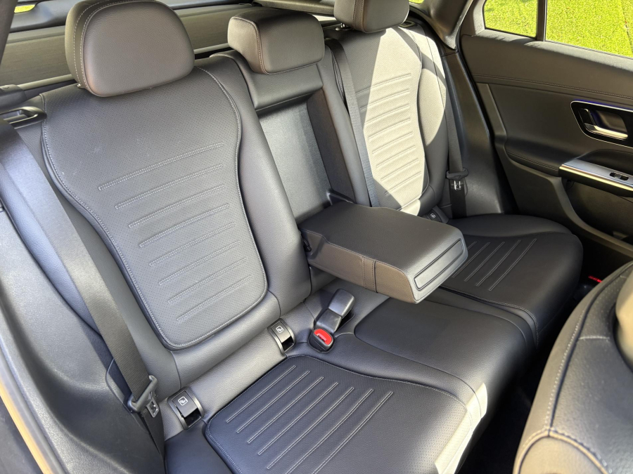 Mercedes-Benz GLC Class 300H Mhev Amg Line Premium Hybrid 4-Matic 280Ps Grey #4