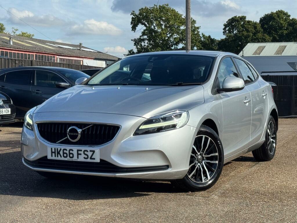 Volvo V40 2.0 T2 Momentum Nav Plus Euro 6 Ss Silver #3