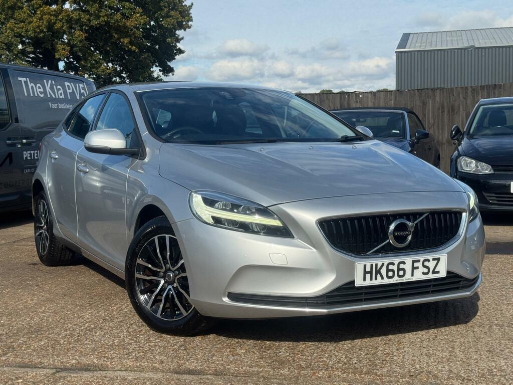 Volvo V40 2.0 T2 Momentum Nav Plus Euro 6 Ss Silver
