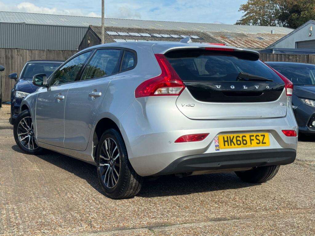 Volvo V40 2.0 T2 Momentum Nav Plus Euro 6 Ss Silver #5
