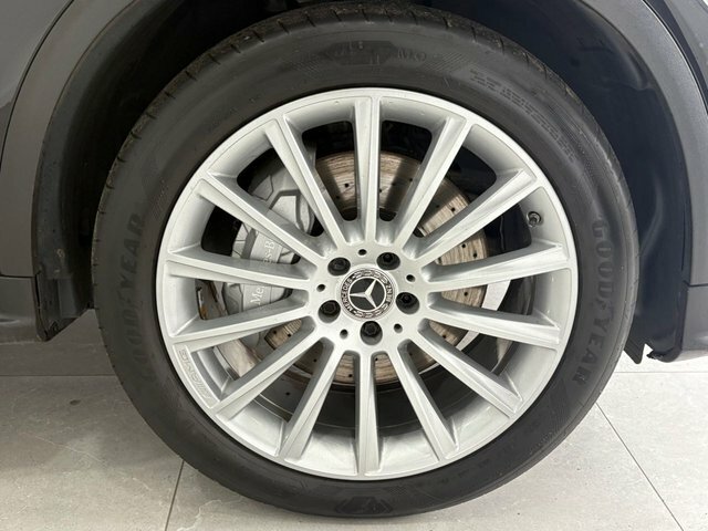 Mercedes-Benz GLC Class Glc 250 Amg Night Edition 4Matic White #17