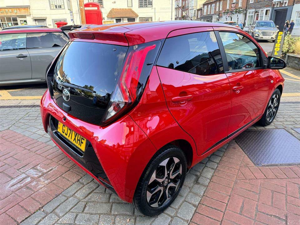 Toyota Aygo X Trend 1.0I Vvti Red #6