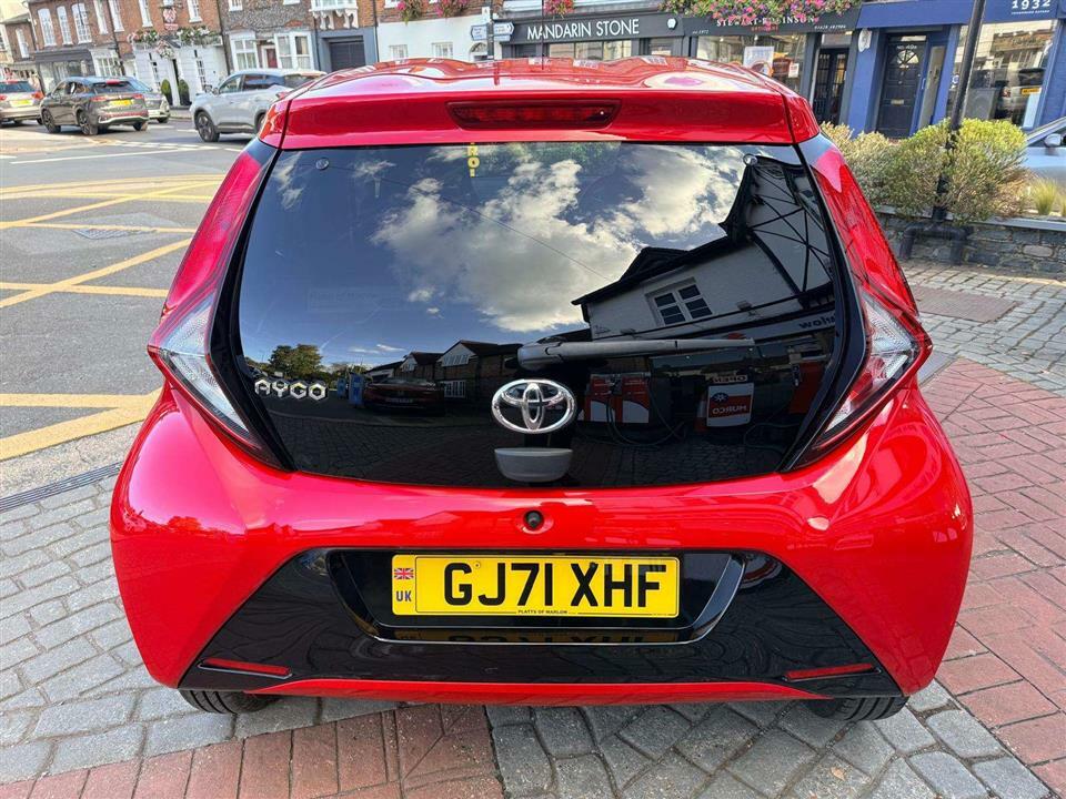 Toyota Aygo X Trend 1.0I Vvti Red #5