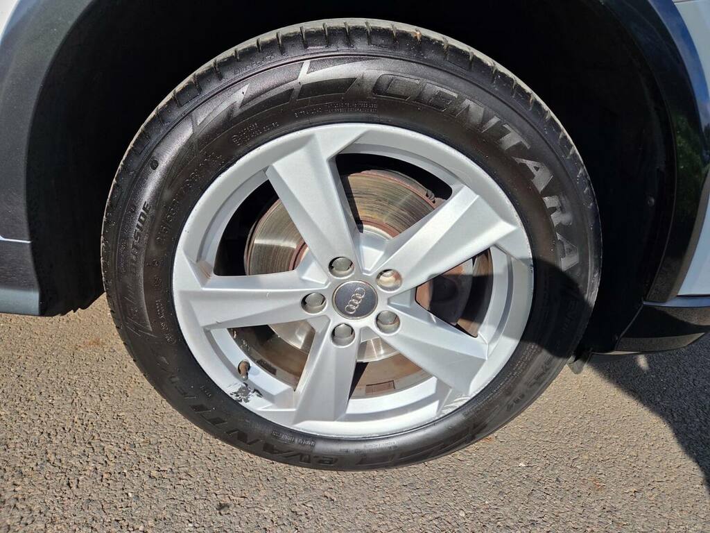 Audi Q2 Tfsi Cod Sport Suv 1.4 Red #13