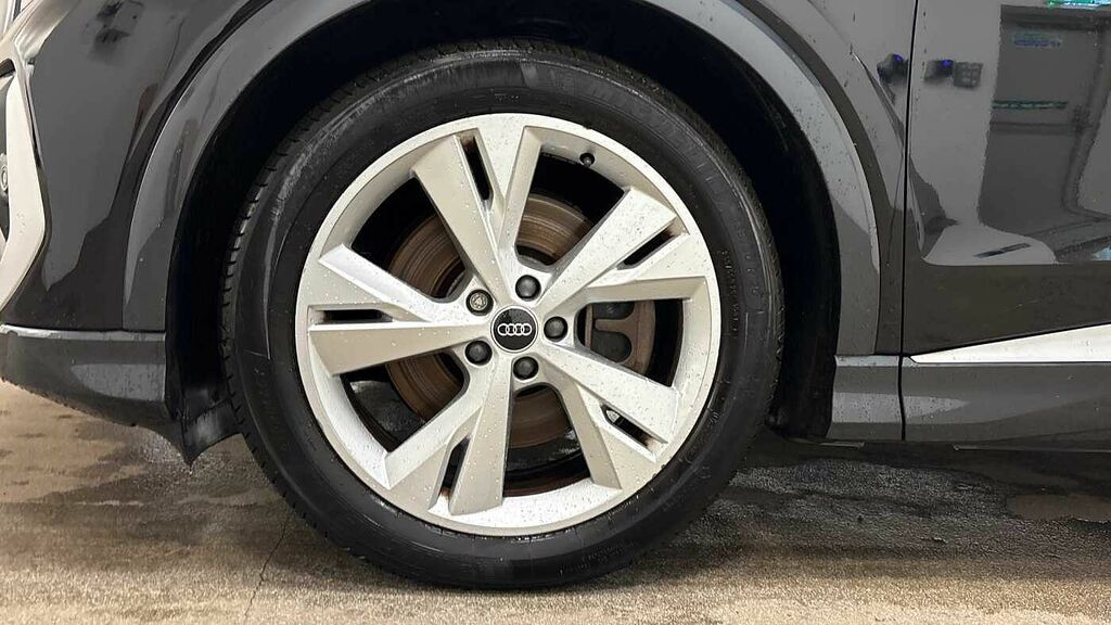 Audi Q4 E Tron S Line 40 150,00 Kw Black #5