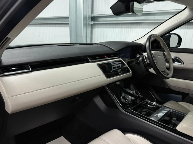 Land Rover Range Rover Velar 3.0 D300 R-dynamic Hse Black #18