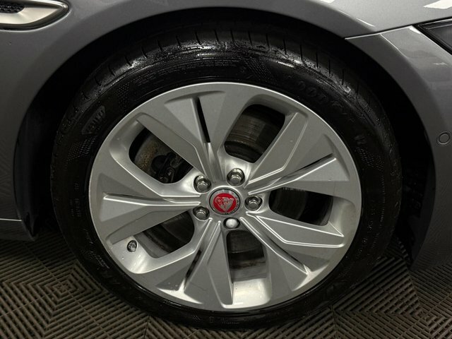 Jaguar XE 2.0 P250i R-dynamic S Euro 6 Ss Black #38