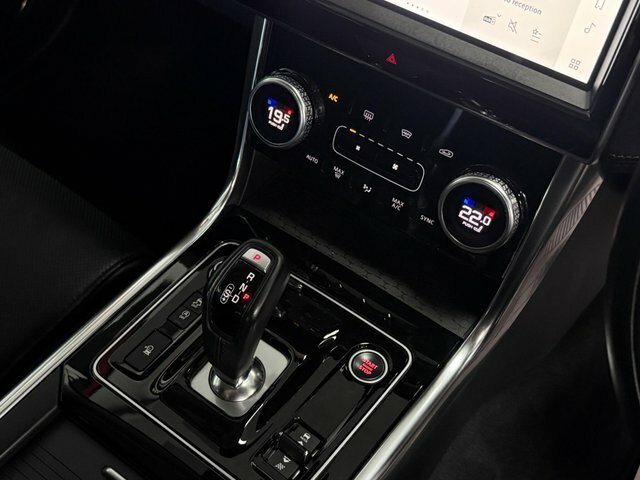 Jaguar XE 2.0 P250i R-dynamic S Euro 6 Ss Black #22