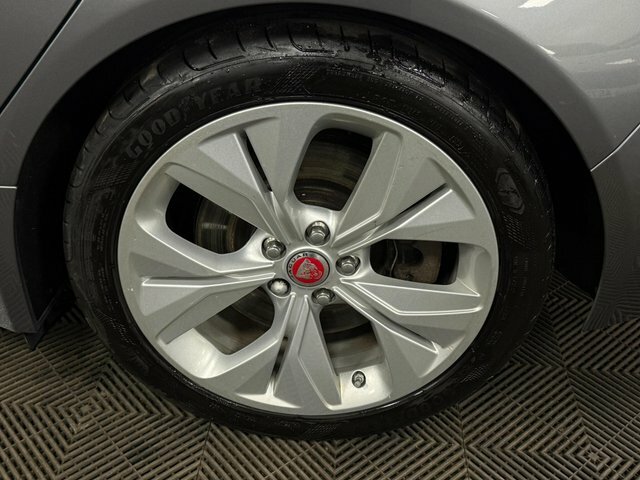 Jaguar XE 2.0 P250i R-dynamic S Euro 6 Ss Black #37
