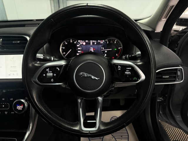 Jaguar XE 2.0 P250i R-dynamic S Euro 6 Ss Black #15