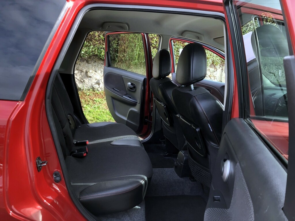 Nissan Note 1.6 Tekna Hatchback - Exte Red #6