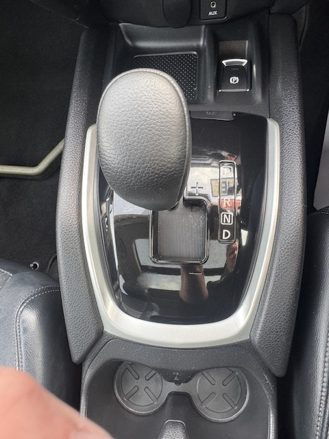 Nissan X-Trail Tekna White #17