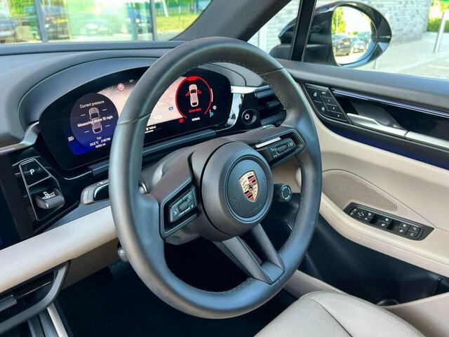 Porsche Macan 4 Suv Black #5