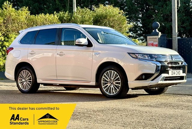 Mitsubishi Outlander 2.4H Twinmotor 13.8Kwh Juro Cvt 4Wd Euro 6 Ss 5 White