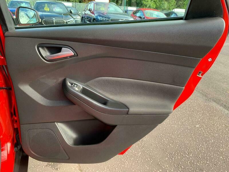 Ford Focus 1.6 Zetec Powershift Euro White #57