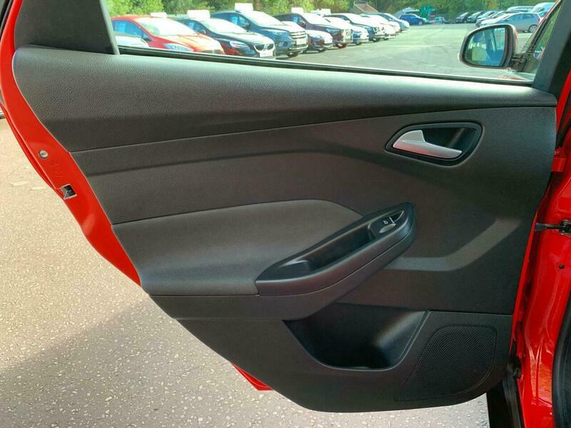 Ford Focus 1.6 Zetec Powershift Euro White #56