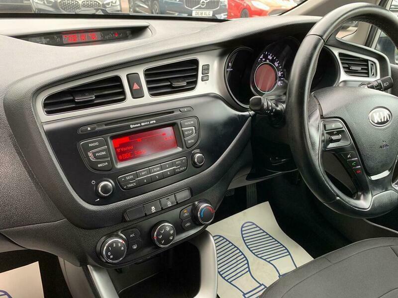 Kia Ceed Hatchback 1.6 Gdi Ecodynamics 3 Euro 5 Ss White #39