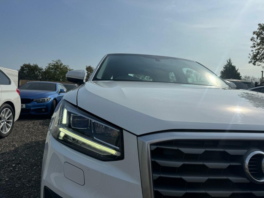 Audi Q2 Sport White #4