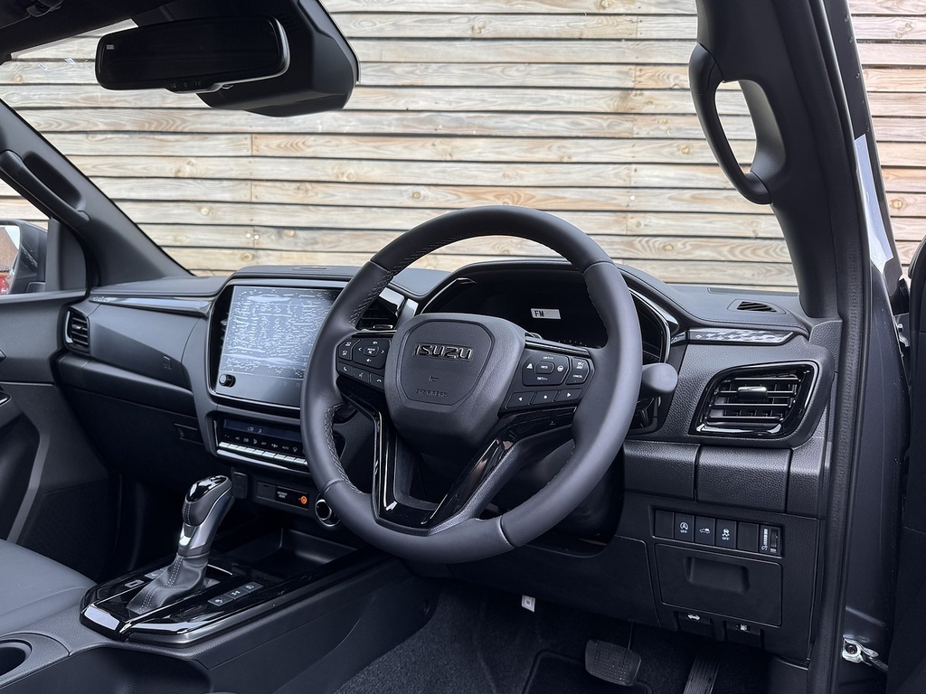 Isuzu D-Max V-cross Commercial Grey #4