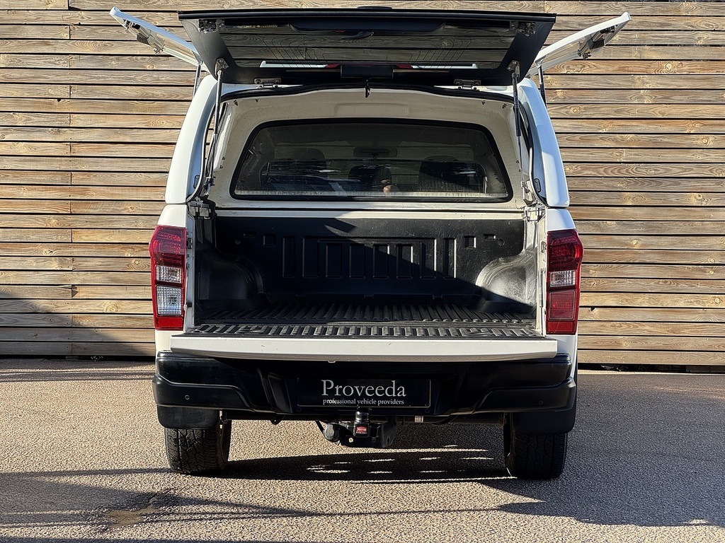 Isuzu D-Max Td Blade White #5