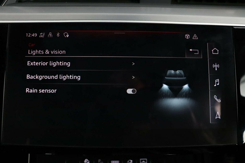 Audi E-tron Black Edition White #49