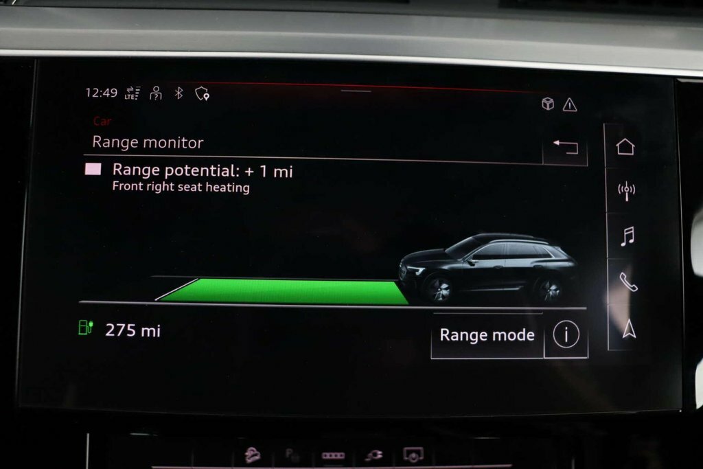 Audi E-tron Black Edition White #44