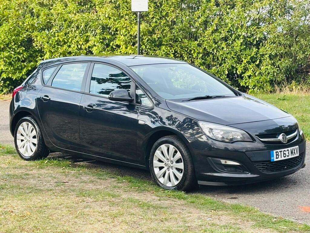 Vauxhall Astra 1.6 16V Exclusiv Euro 5 Black #5