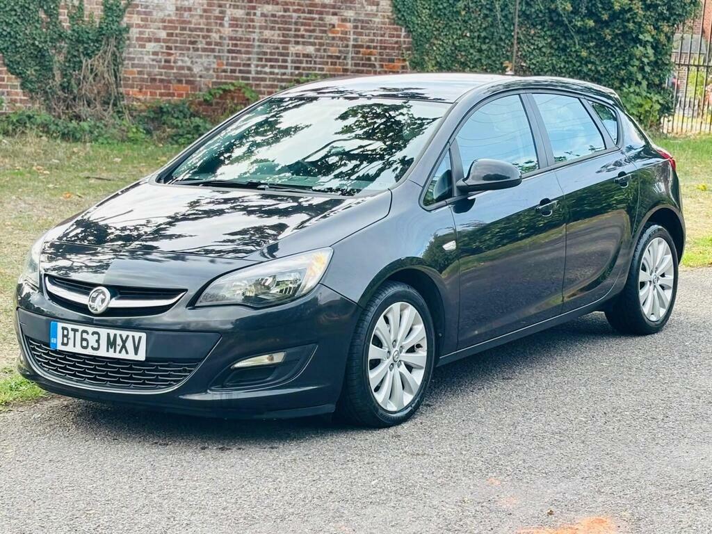 Vauxhall Astra 1.6 16V Exclusiv Euro 5 Black #3