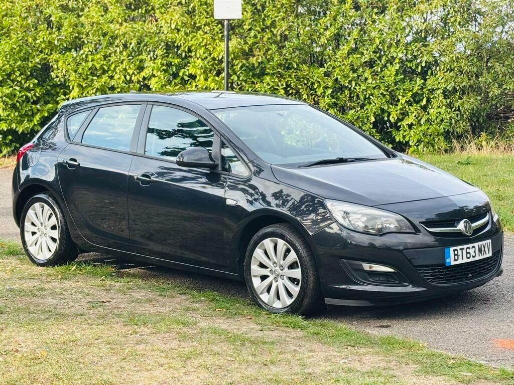Vauxhall Astra 1.6 16V Exclusiv Euro 5 Black #6
