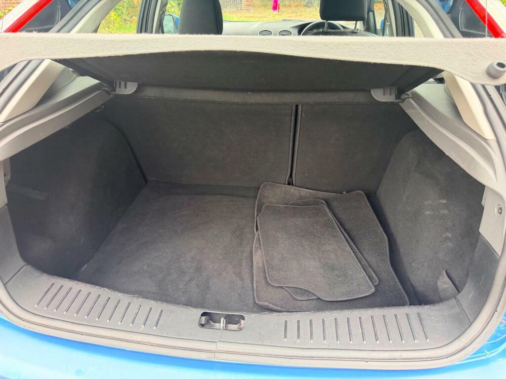 Ford Focus 1.6 Titanium 201059 Black #24