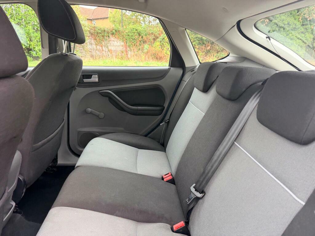 Ford Focus 1.6 Titanium 201059 Black #19
