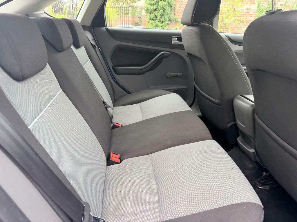 Ford Focus 1.6 Titanium 201059 Black #26